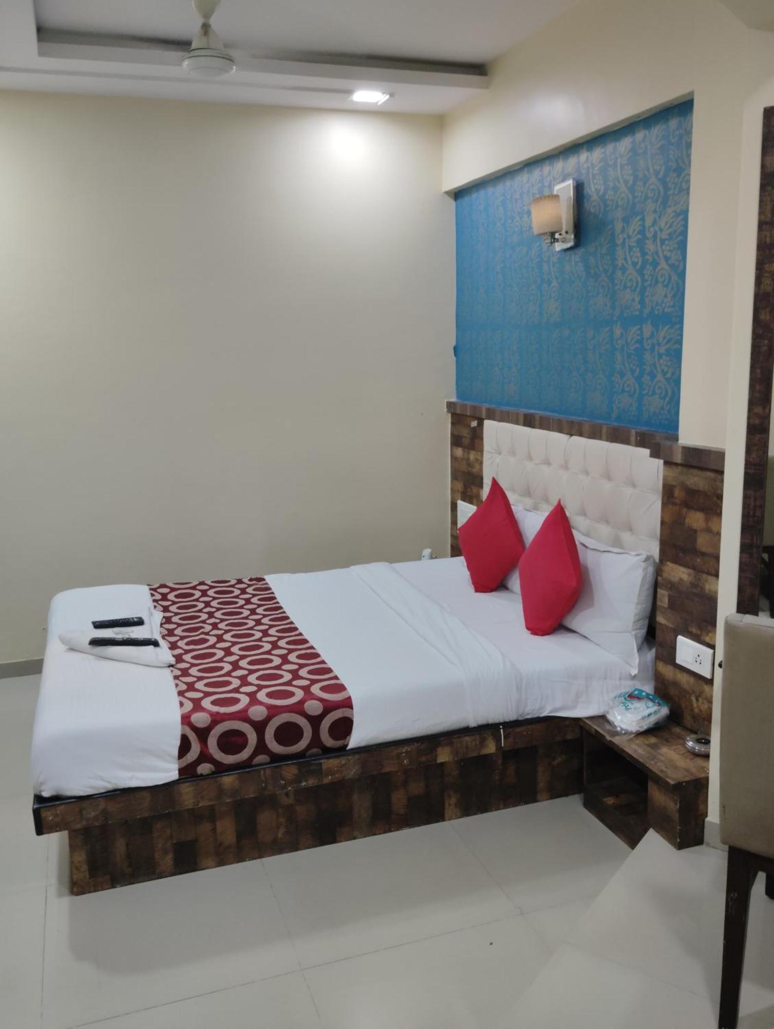 Hotel Golden Park Near Nesco Mumbai Luaran gambar