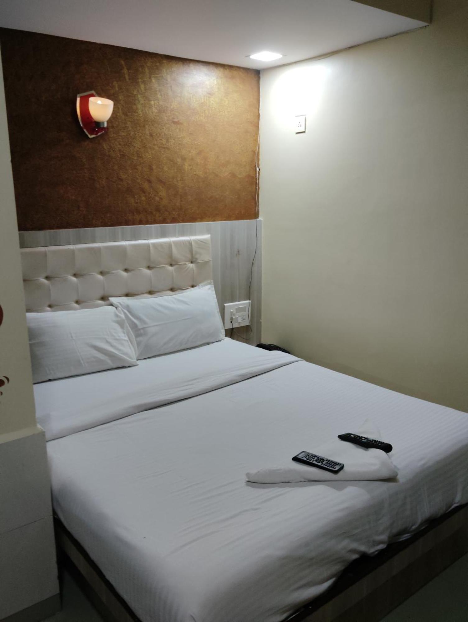 Hotel Golden Park Near Nesco Mumbai Luaran gambar