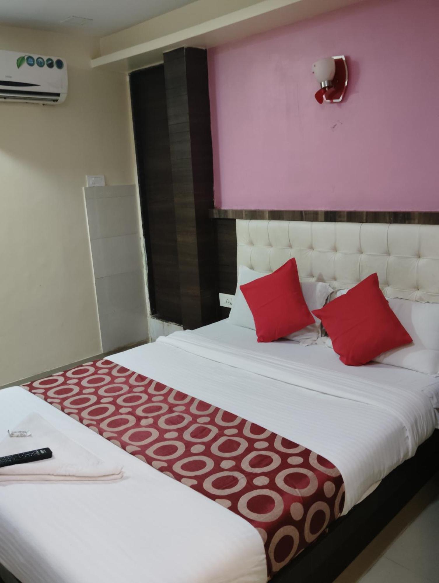 Hotel Golden Park Near Nesco Mumbai Luaran gambar