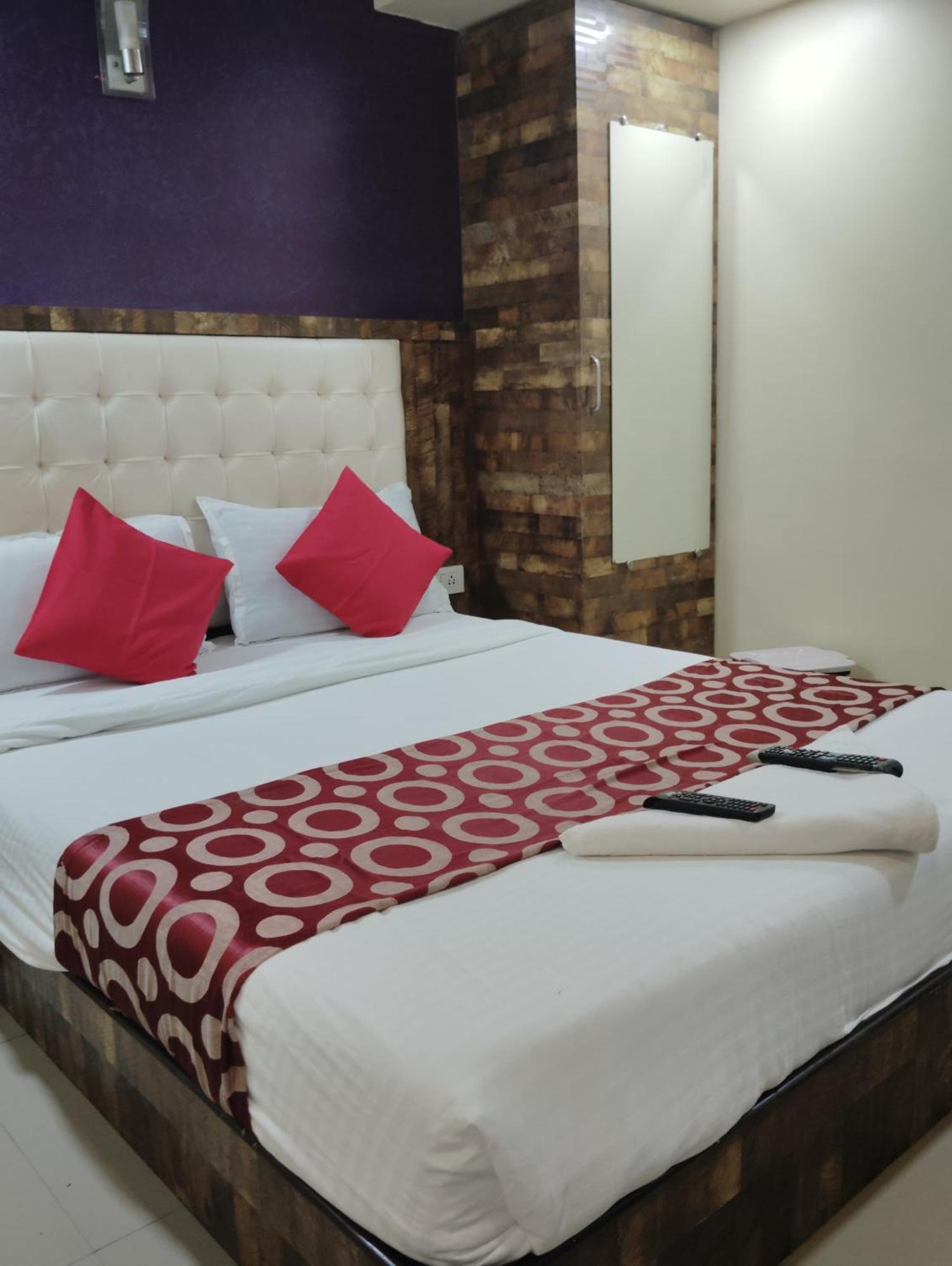 Hotel Golden Park Near Nesco Mumbai Luaran gambar