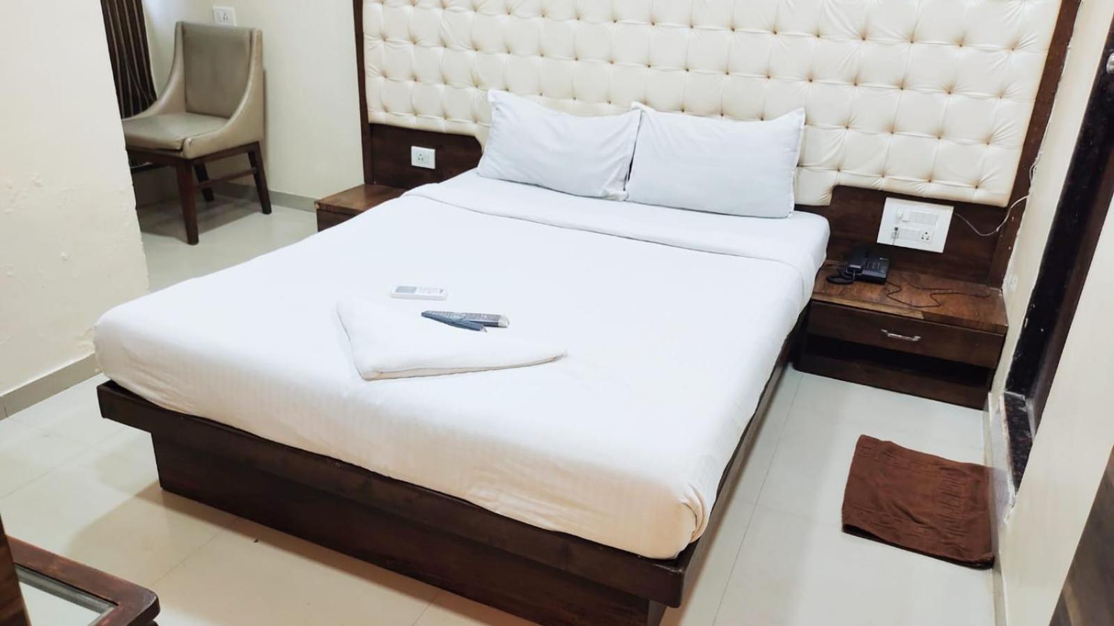 Hotel Golden Park Near Nesco Mumbai Luaran gambar
