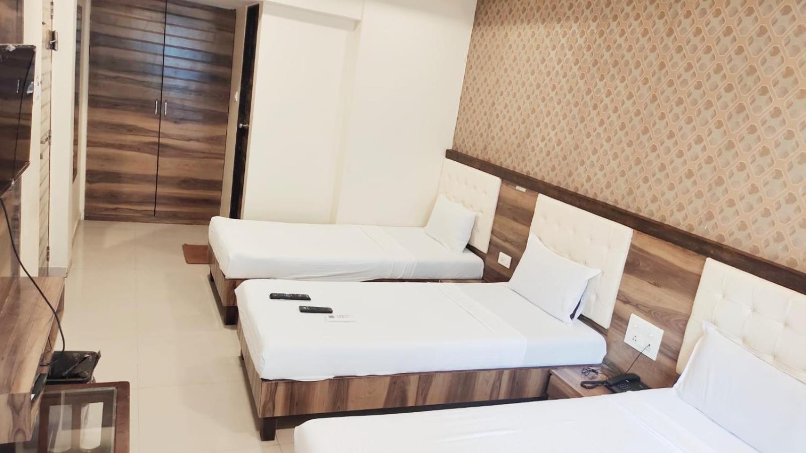 Hotel Golden Park Near Nesco Mumbai Luaran gambar