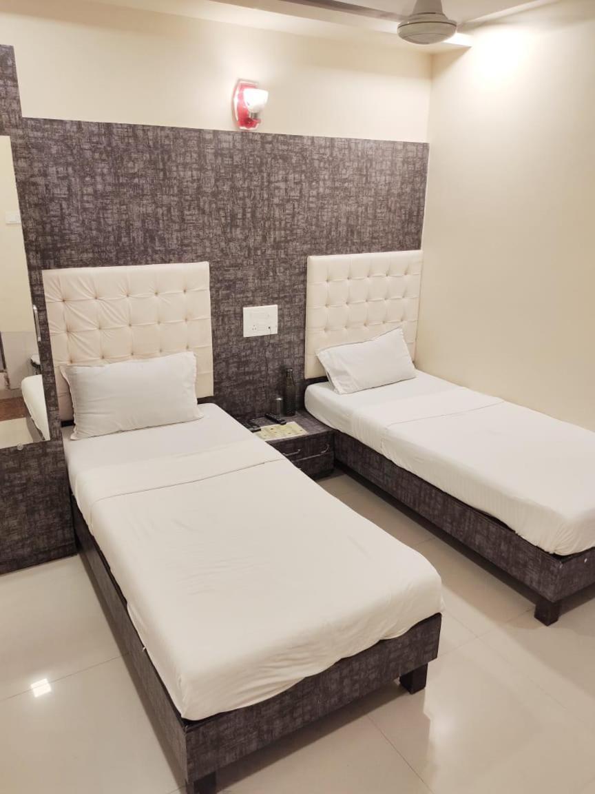 Hotel Golden Park Near Nesco Mumbai Luaran gambar