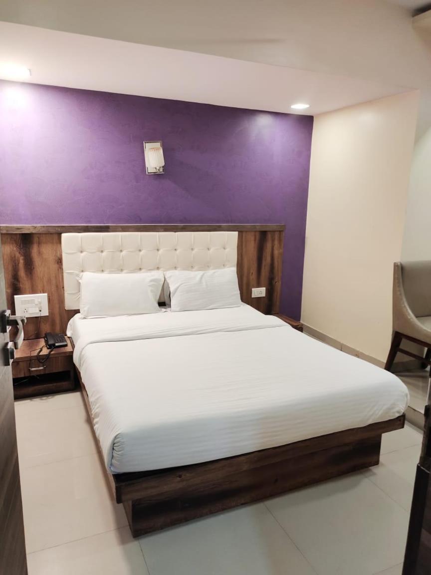 Hotel Golden Park Near Nesco Mumbai Luaran gambar