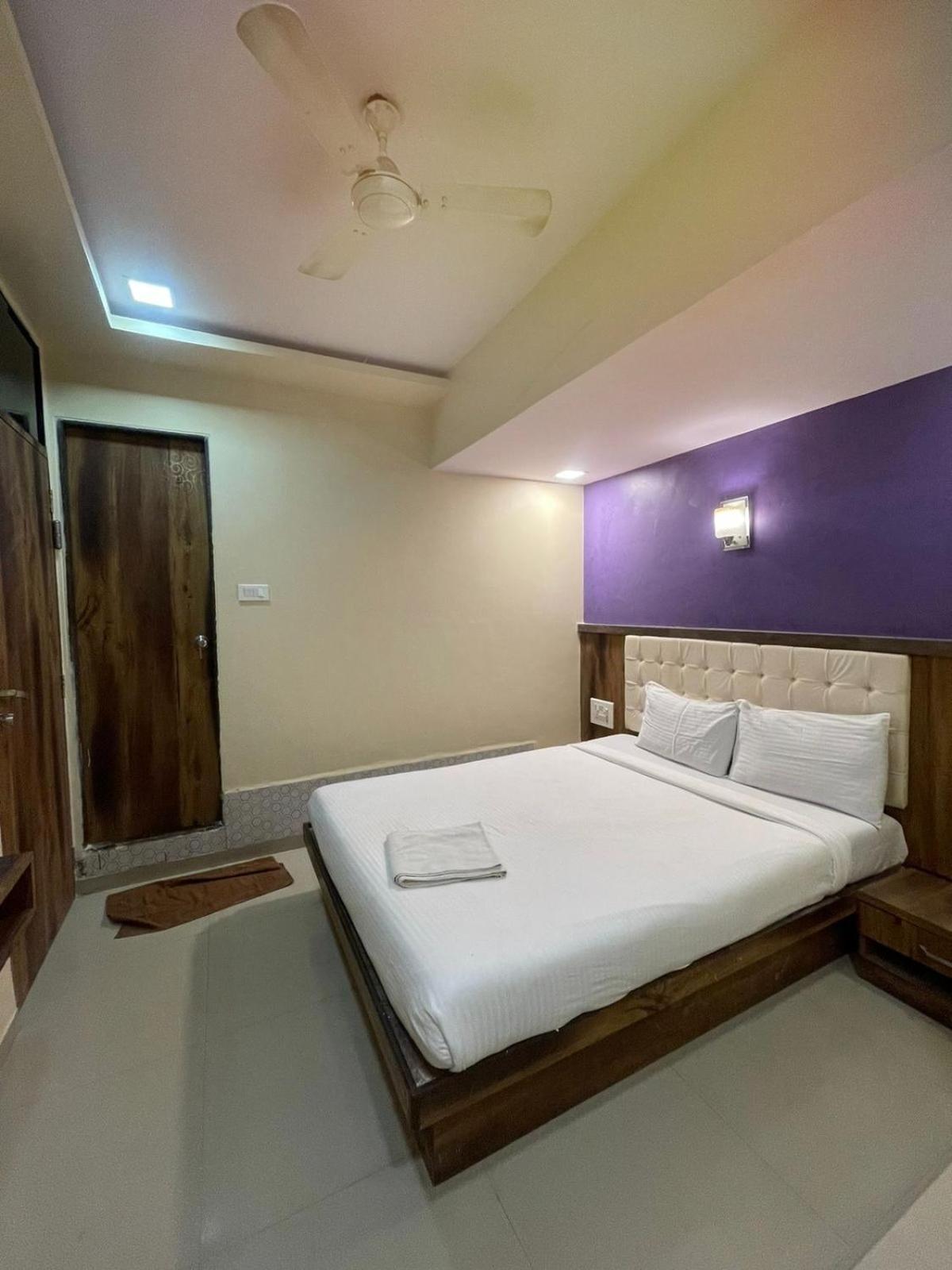 Hotel Golden Park Near Nesco Mumbai Luaran gambar